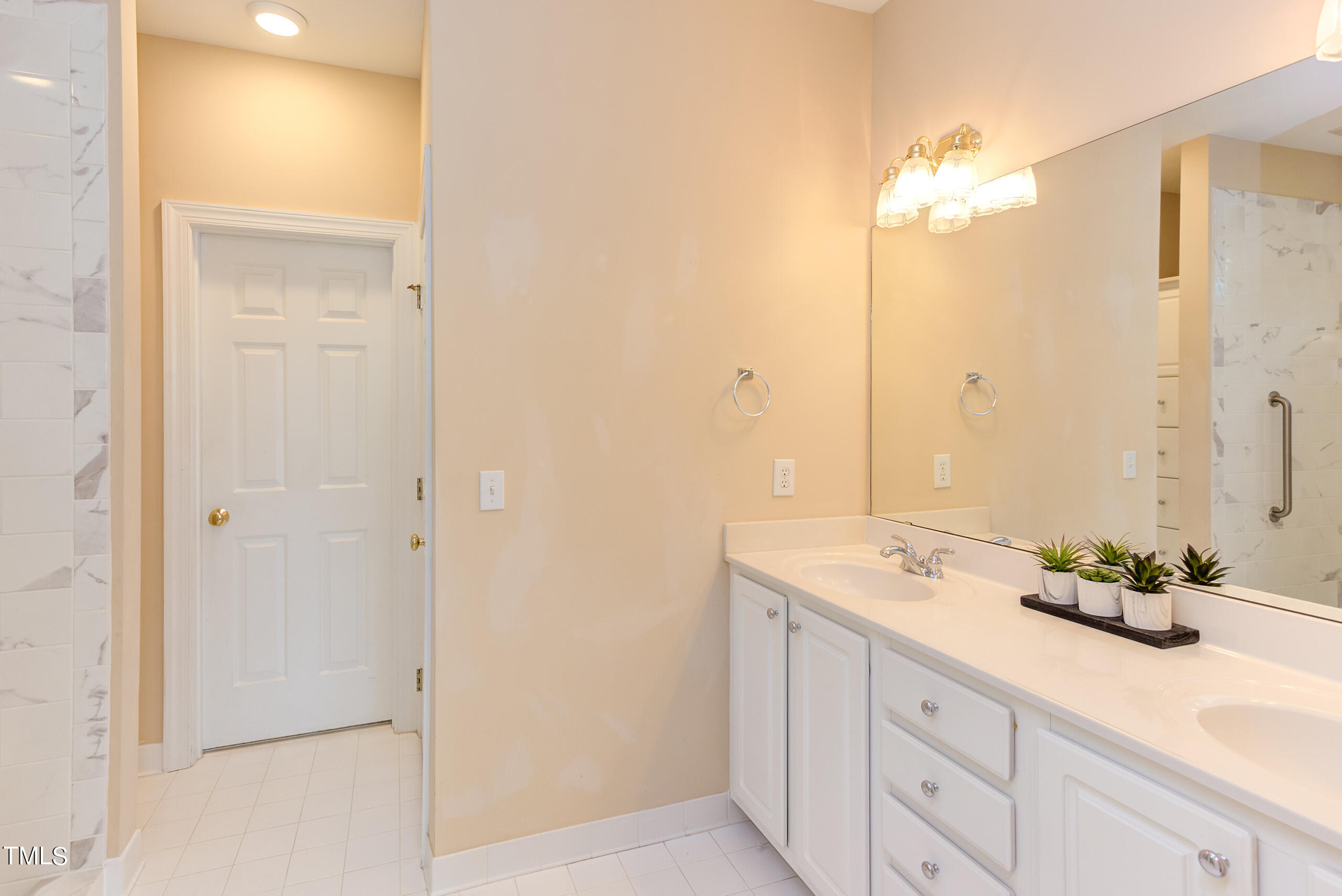 1015 Loch Lomond Drive