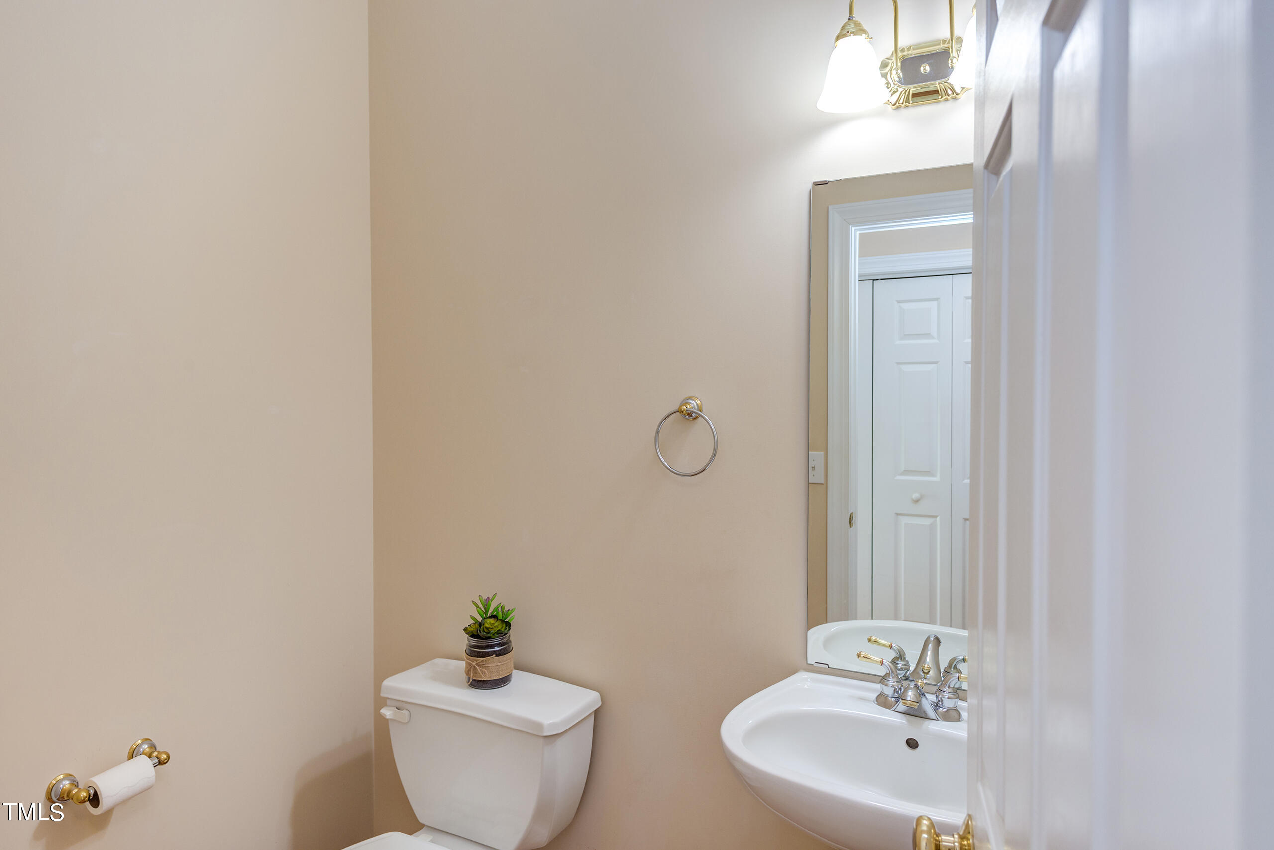 1015 Loch Lomond Drive