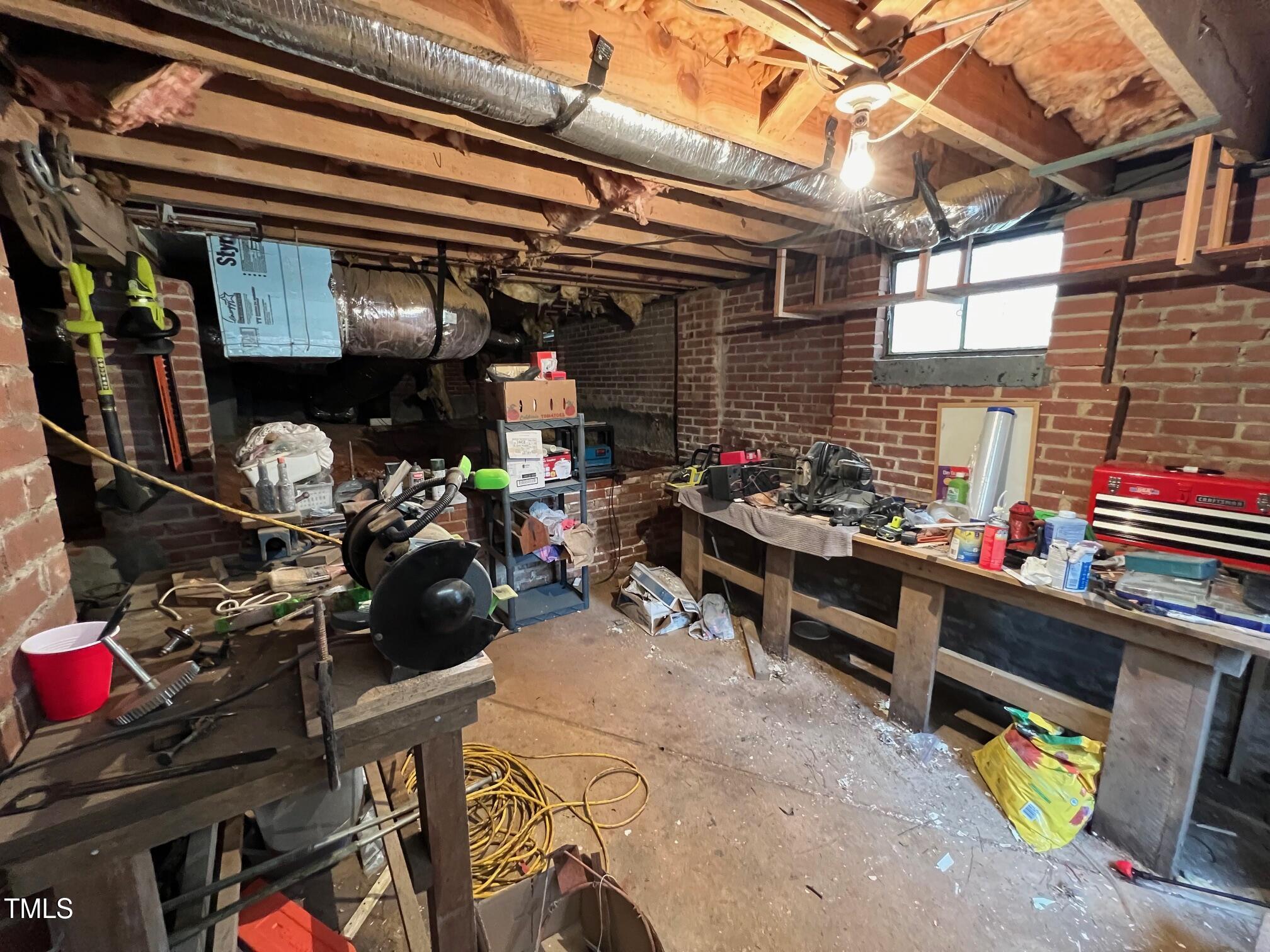 2412 Oxford Road