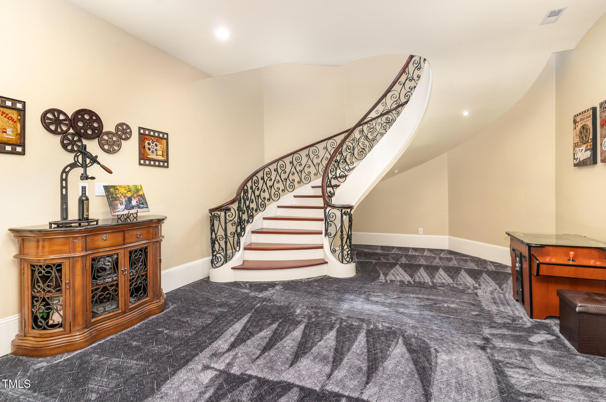 1801 Oatlands Court