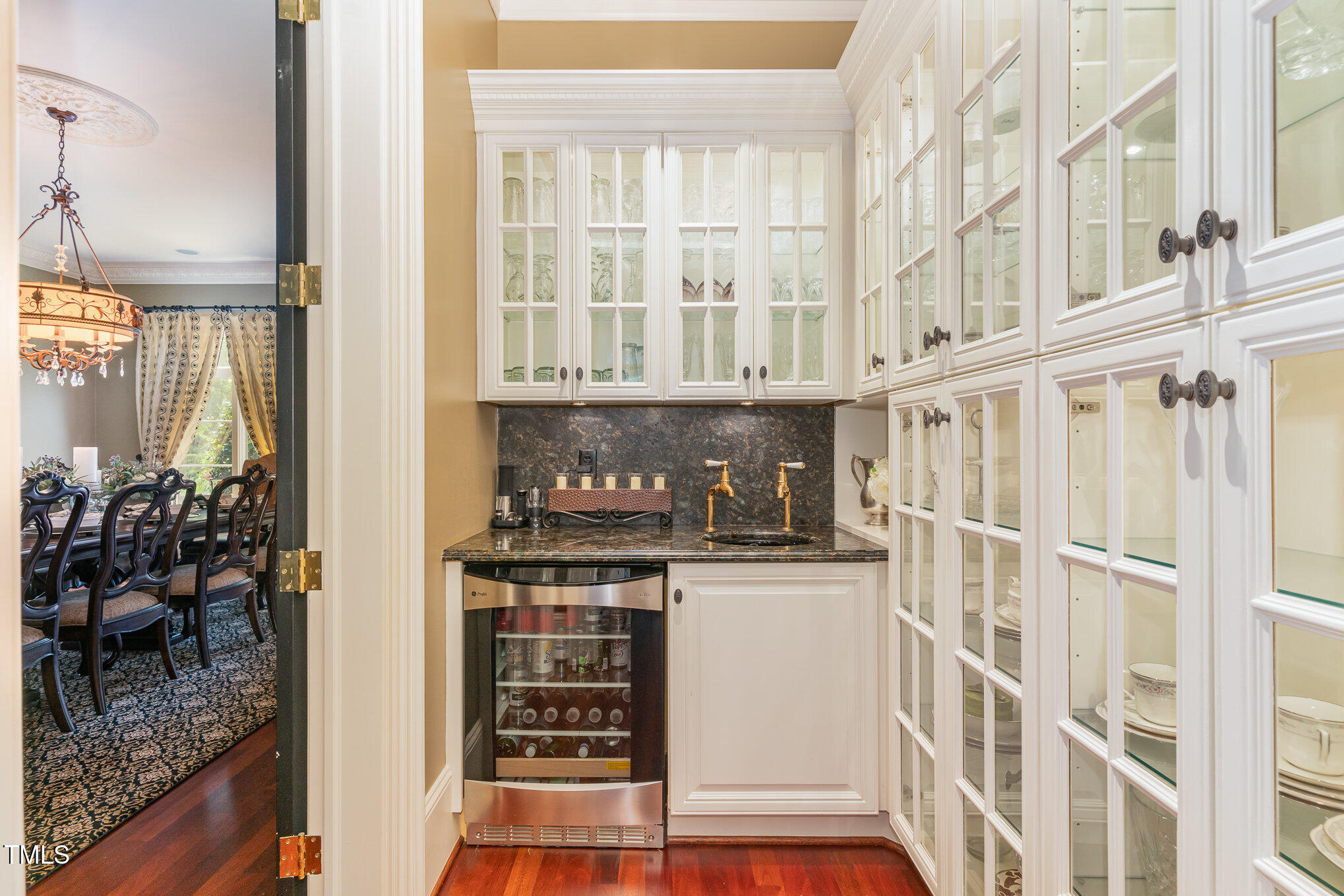 1801 Oatlands Court