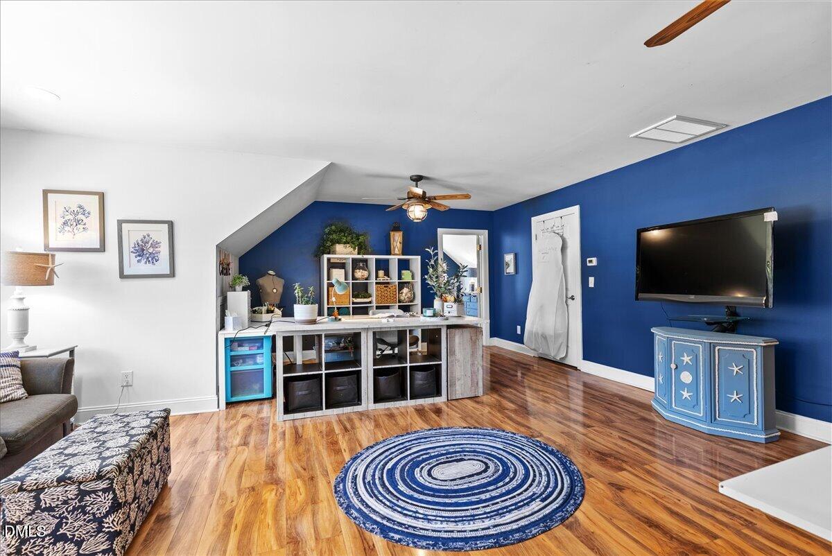 1084 Whip Lane