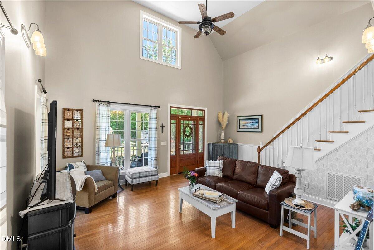 1084 Whip Lane