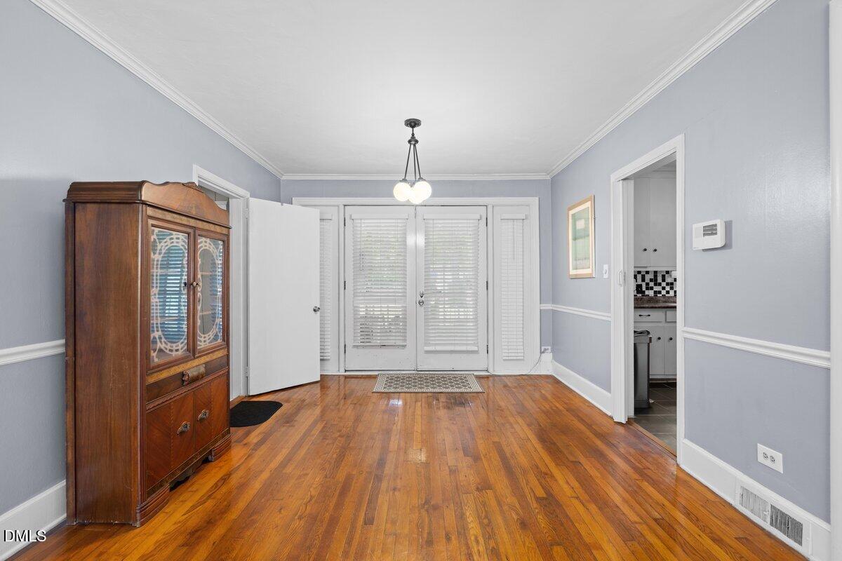 2605 Holloway Street