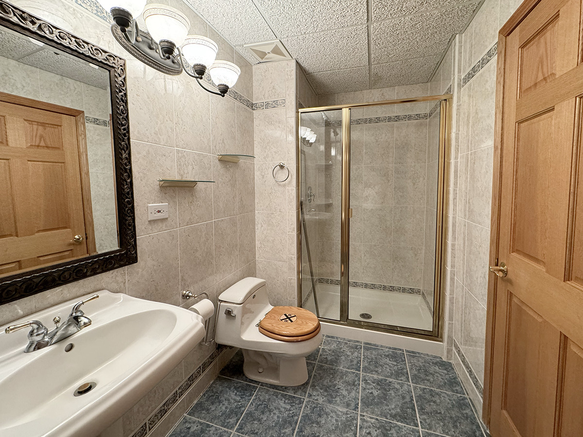 30W812 Warwick Way
