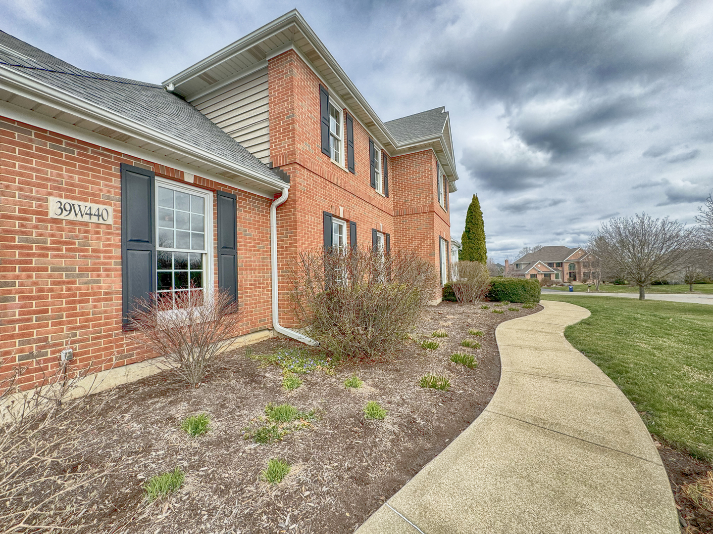 39W440 Abbey Glen Court