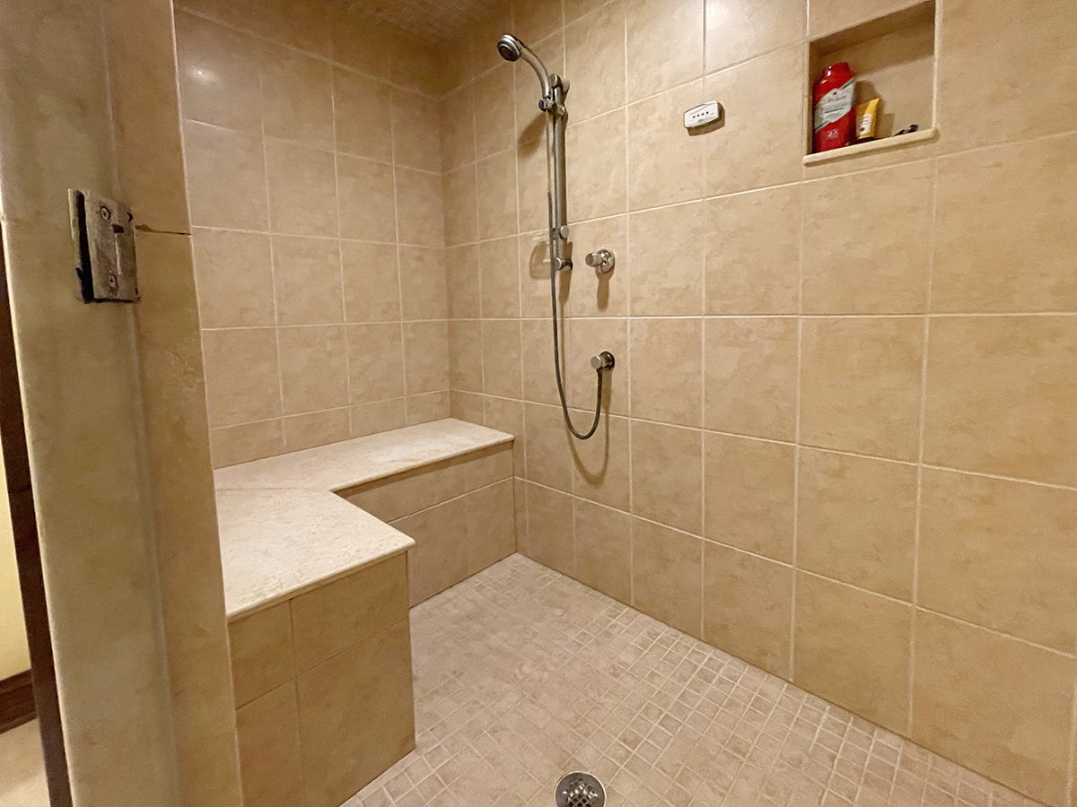 39W440 Abbey Glen Court