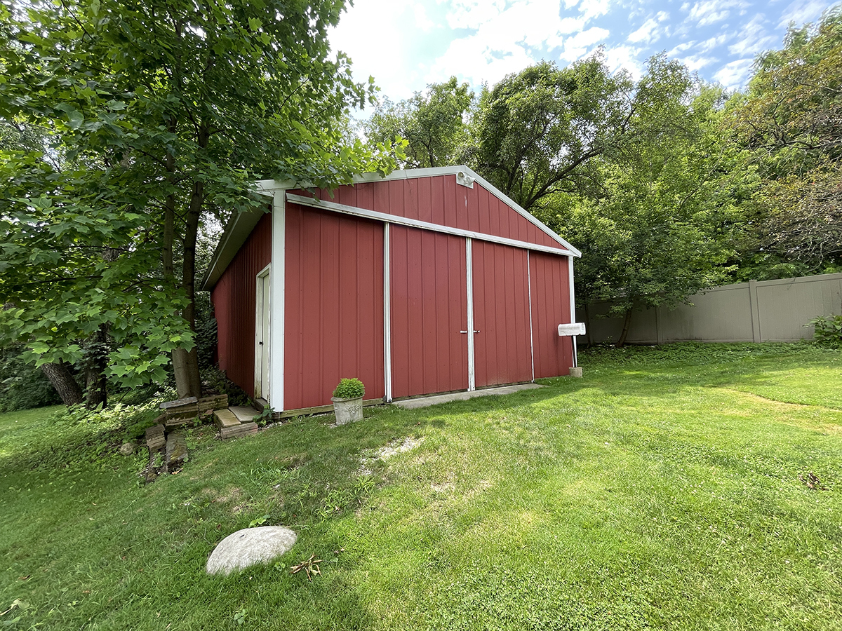 38W323 Dean Street