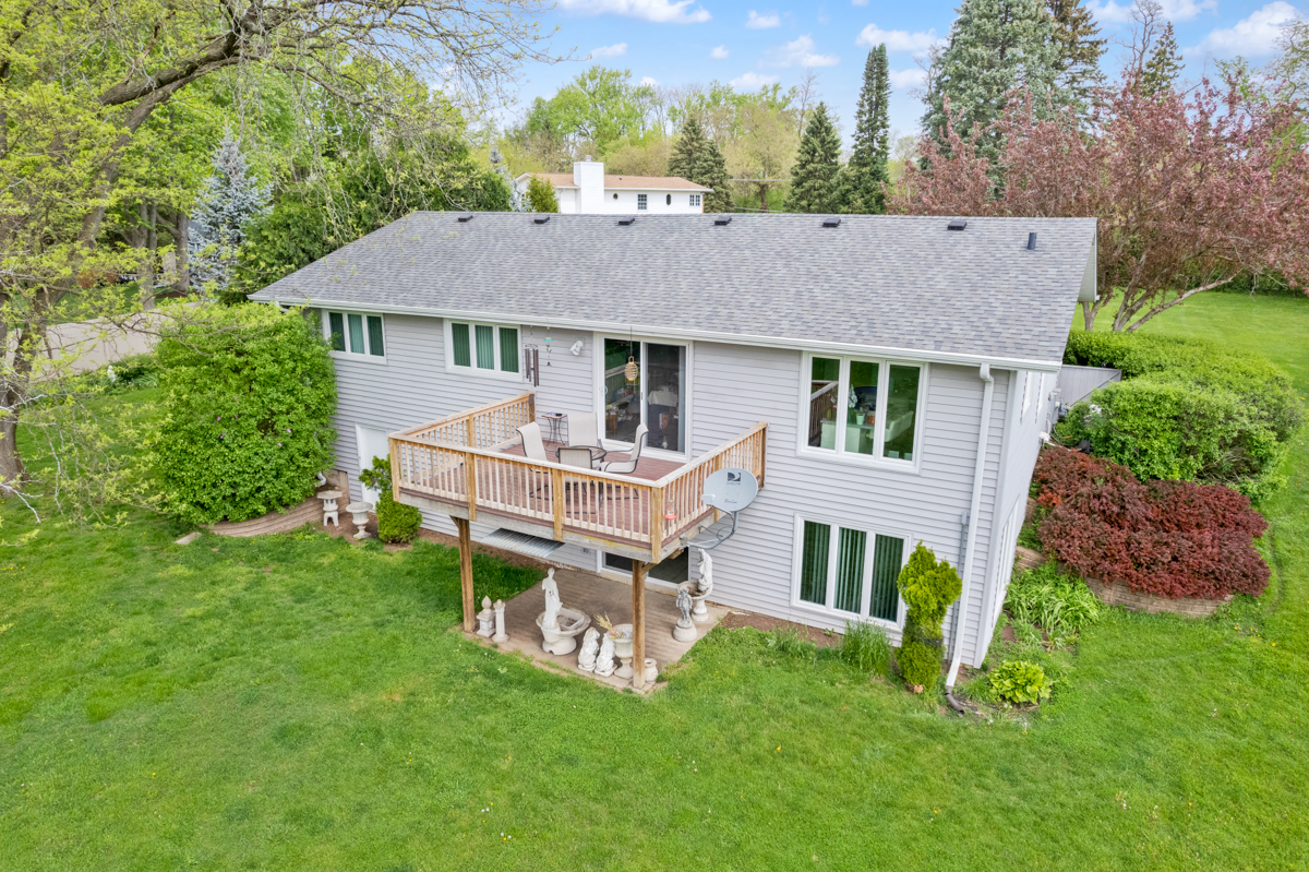 38W323 Dean Street