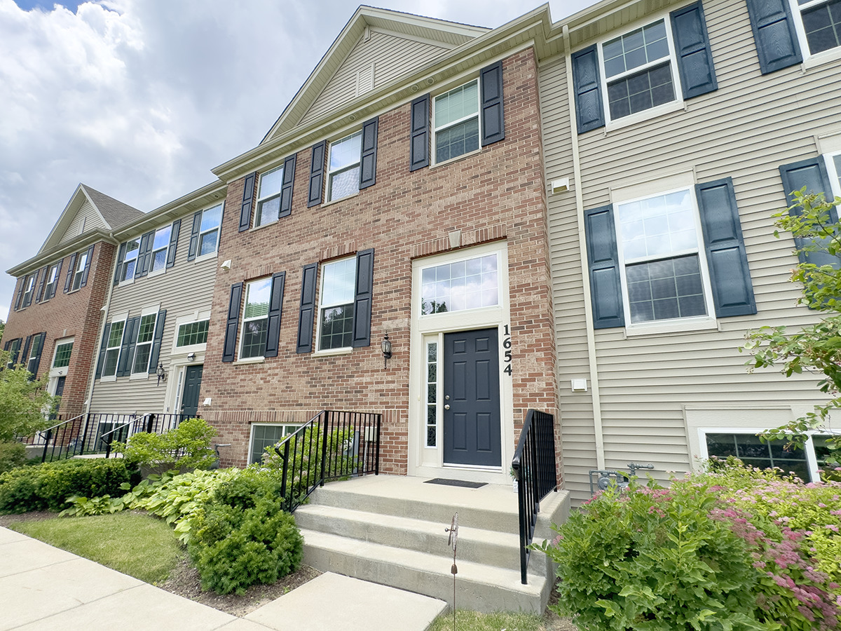 1654 Deer Pointe Drive