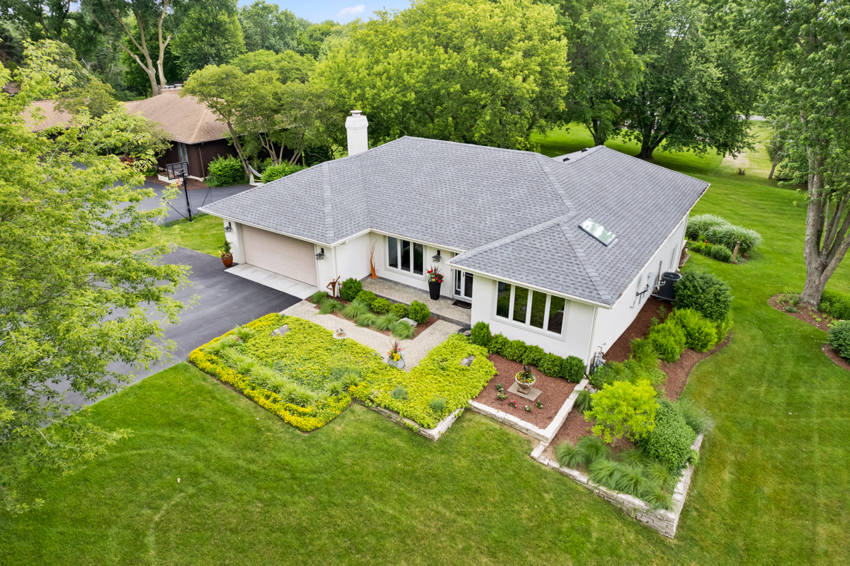 3N231 E Mary Lane