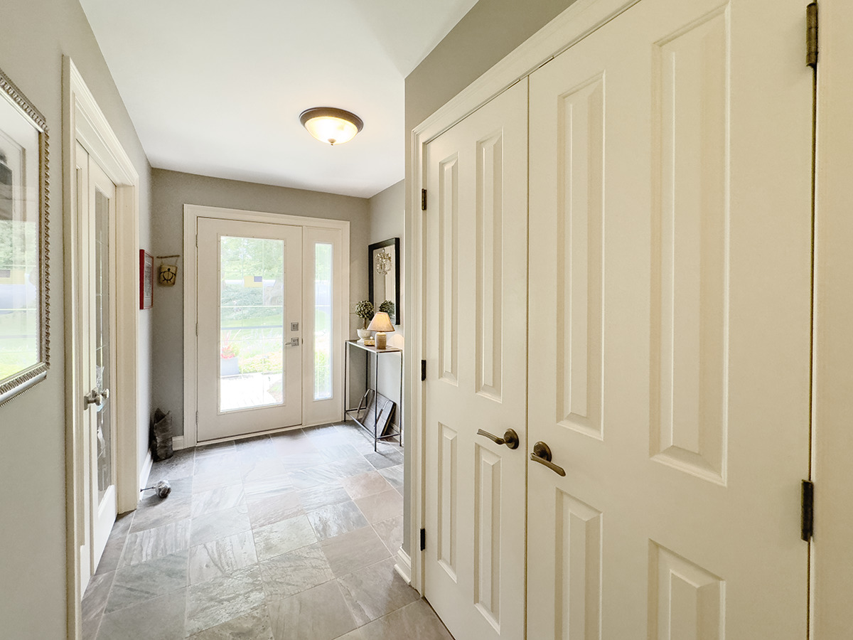 3N231 E Mary Lane