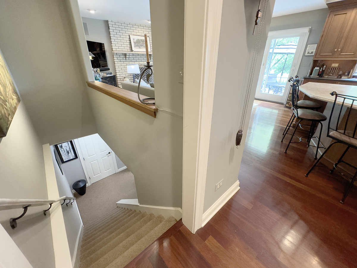 3N231 E Mary Lane