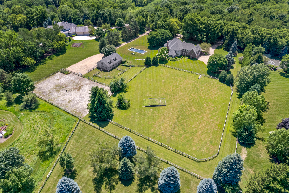 34W067 White Thorne Road