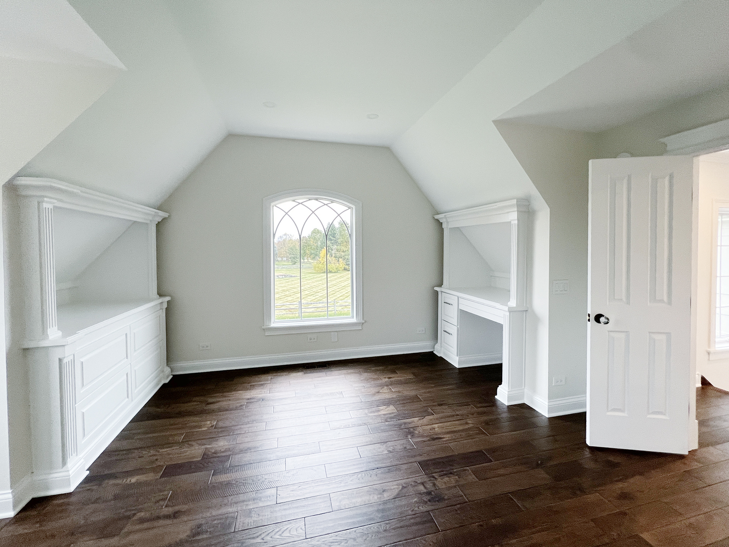 34W067 White Thorne Road