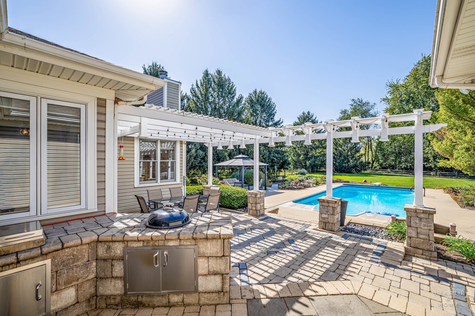 4N426 Arrowhead Drive