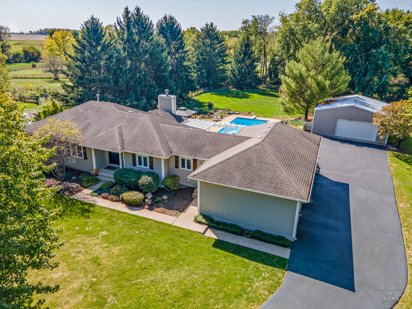 4N426 Arrowhead Drive
