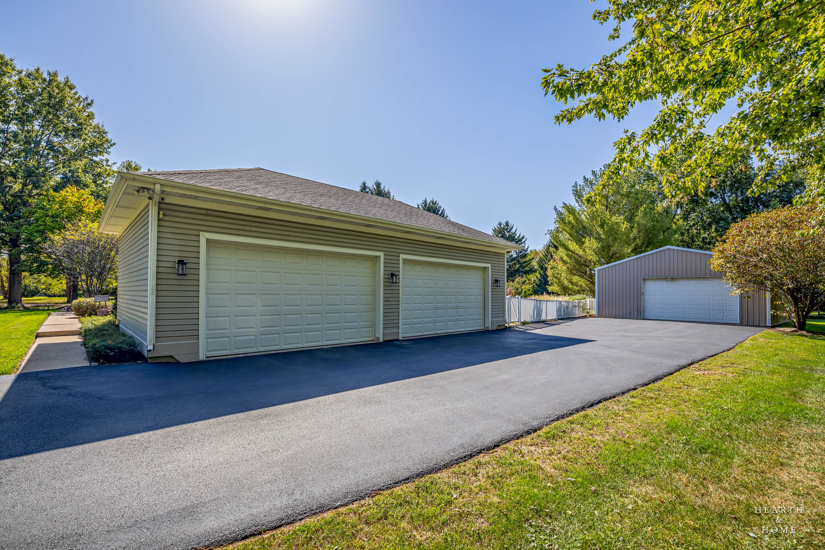4N426 Arrowhead Drive