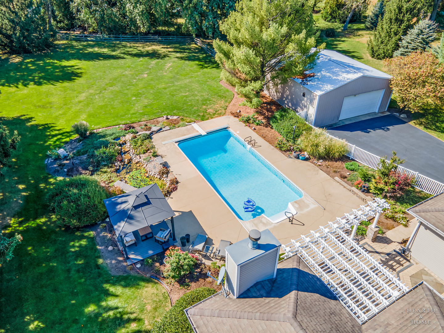 4N426 Arrowhead Drive