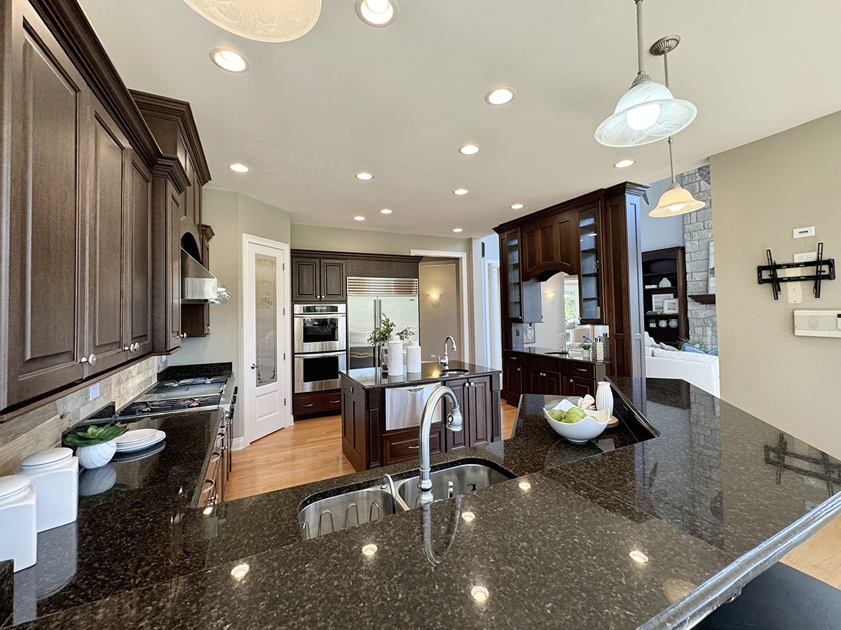 43W925 Empire Road
