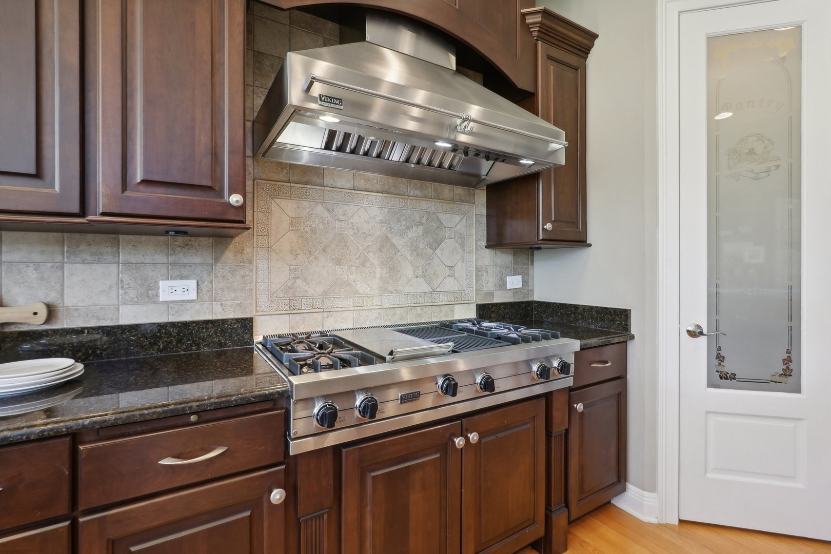 43W925 Empire Road