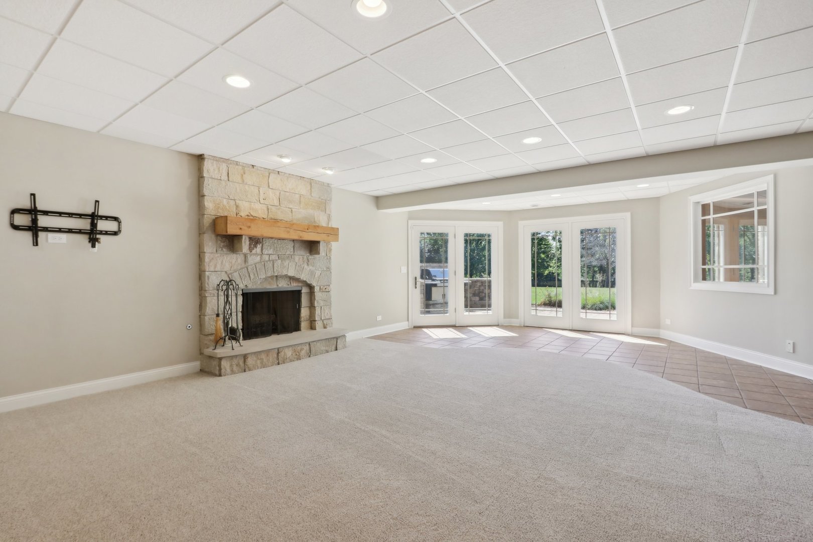 43W925 Empire Road