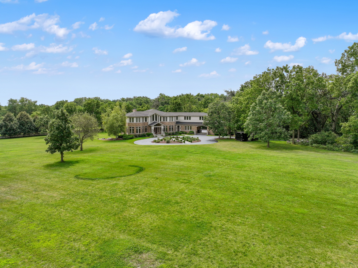 43W925 Empire Road