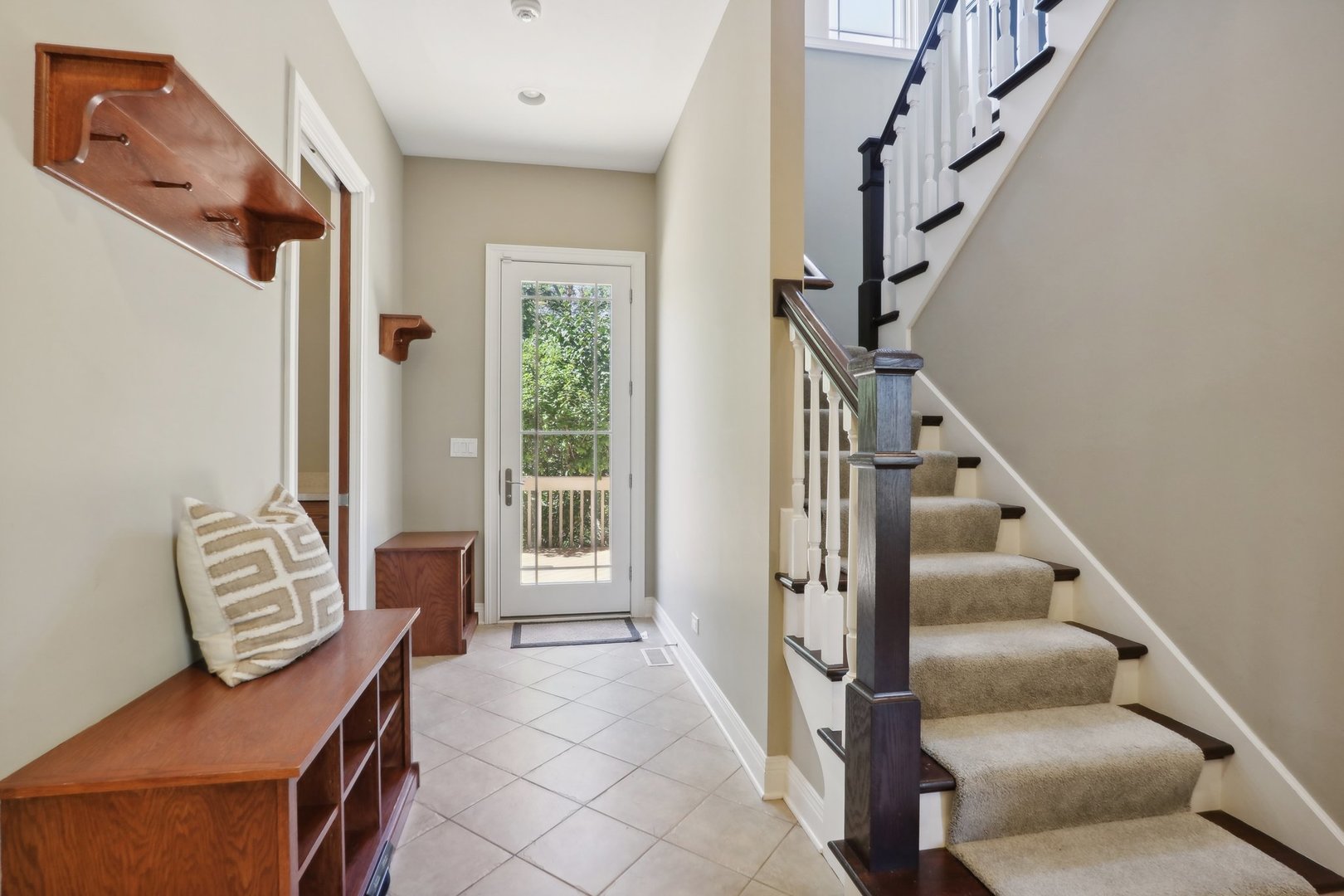 43W925 Empire Road