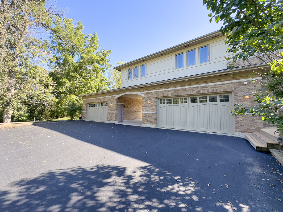 43W925 Empire Road