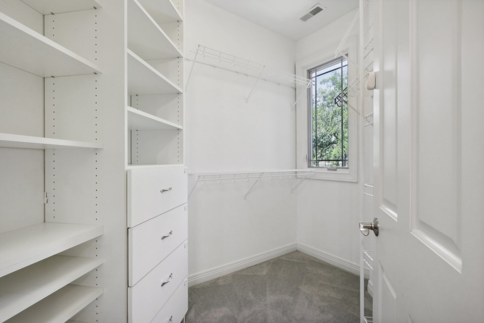 43W925 Empire Road