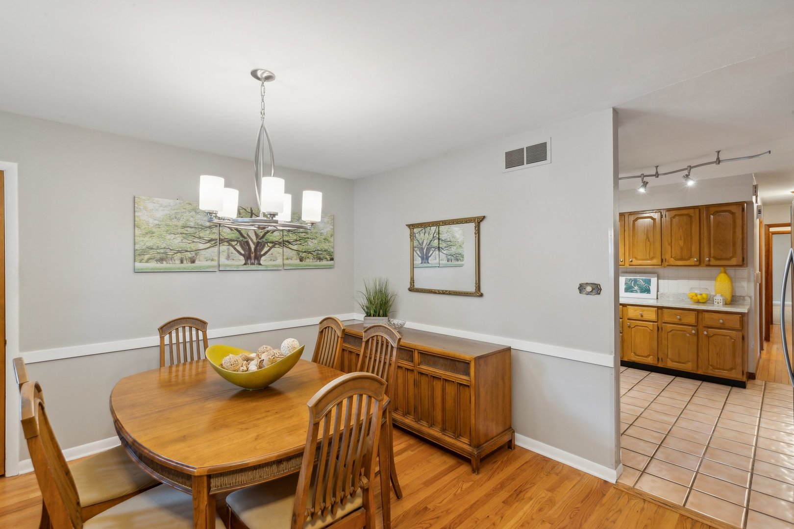 1900 Country Knoll Lane