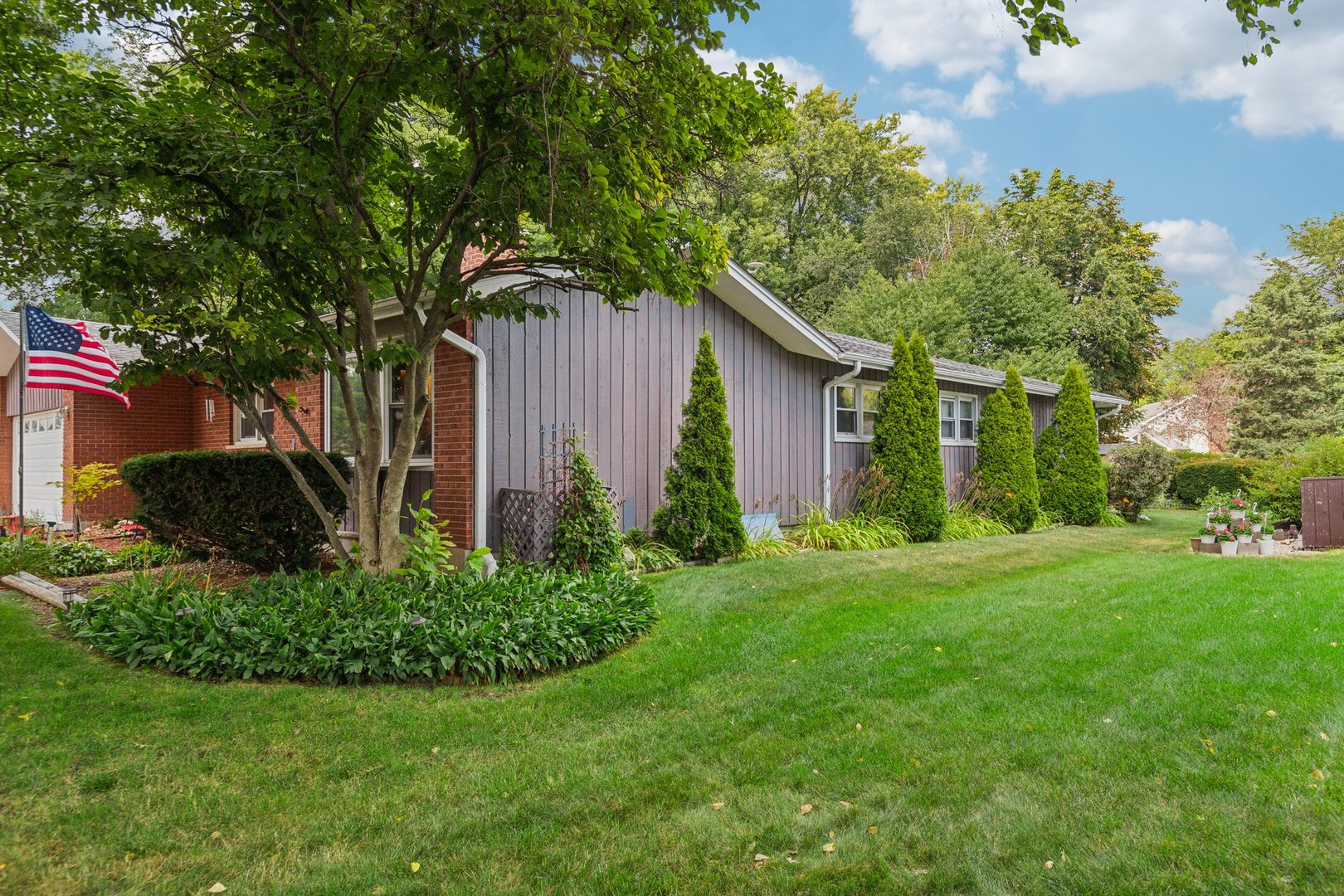 1900 Country Knoll Lane