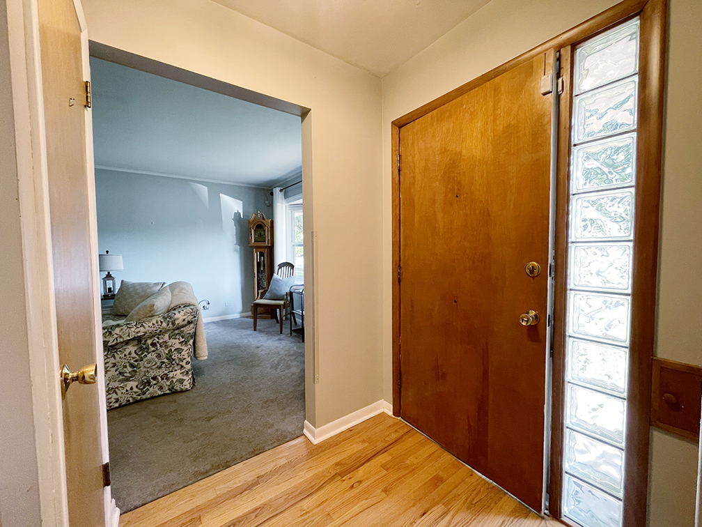1900 Country Knoll Lane