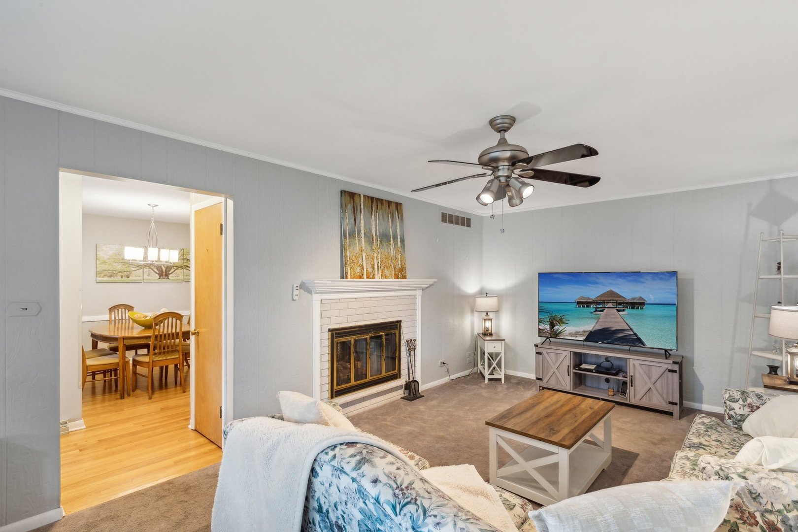1900 Country Knoll Lane
