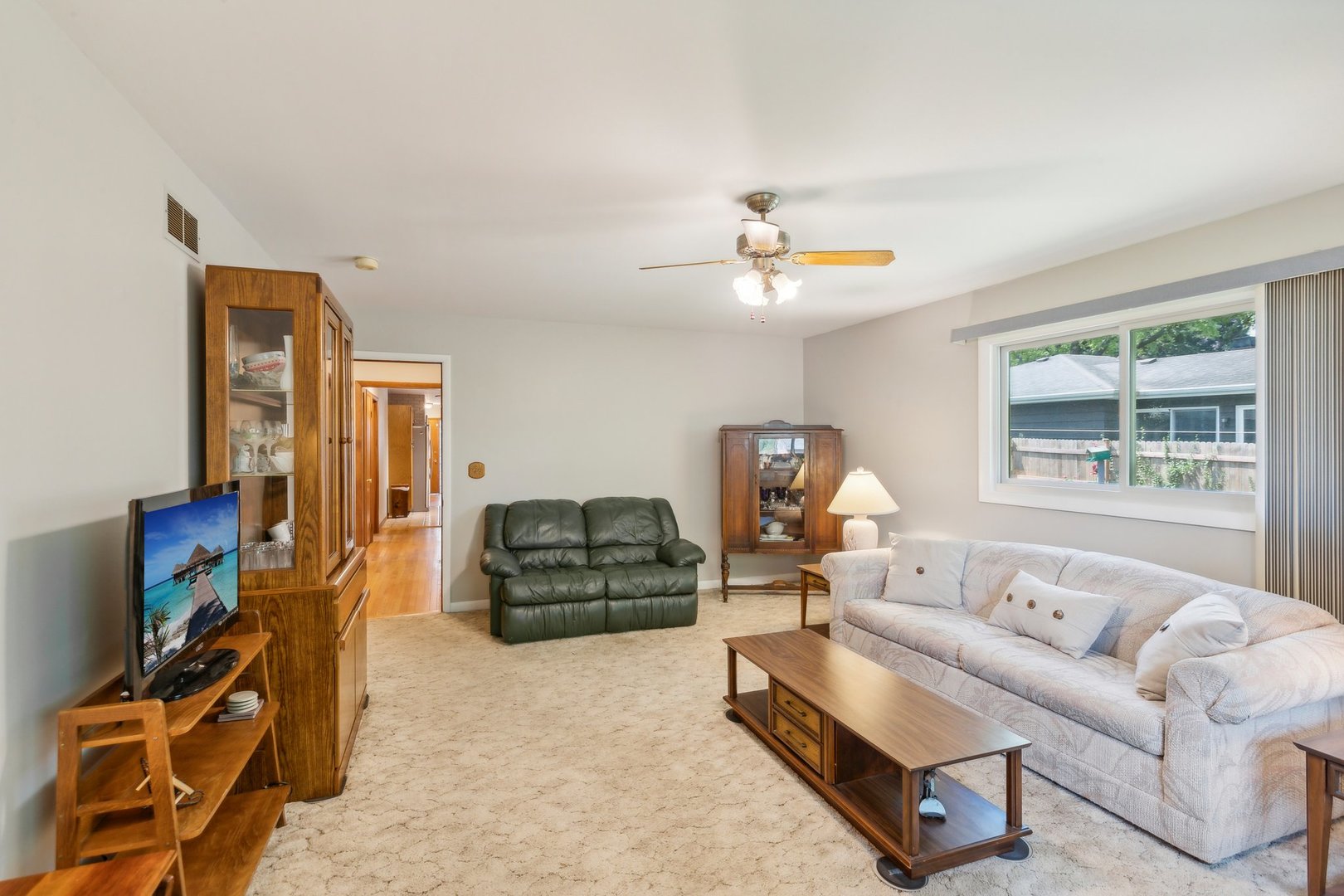 1900 Country Knoll Lane
