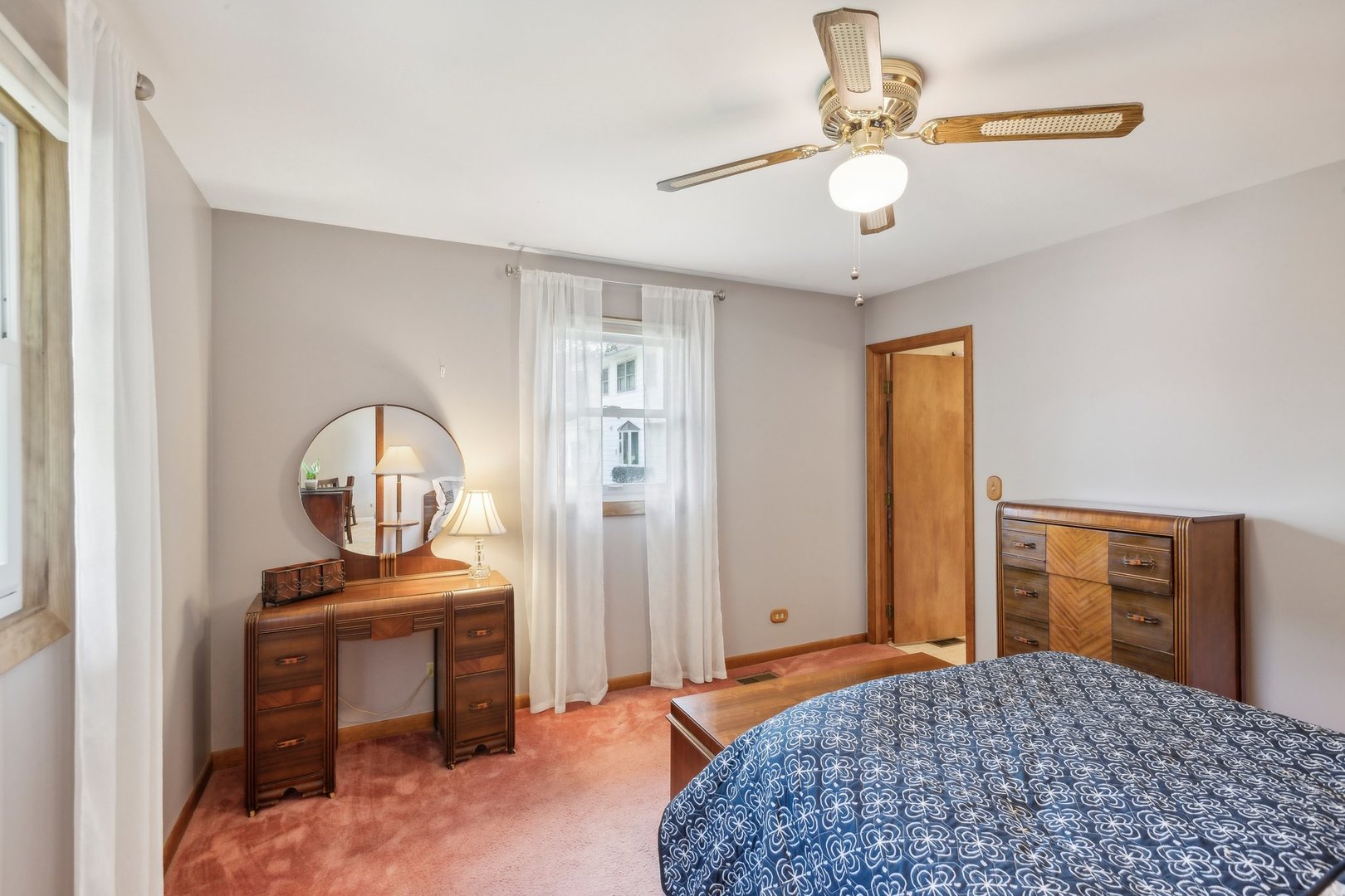 1900 Country Knoll Lane