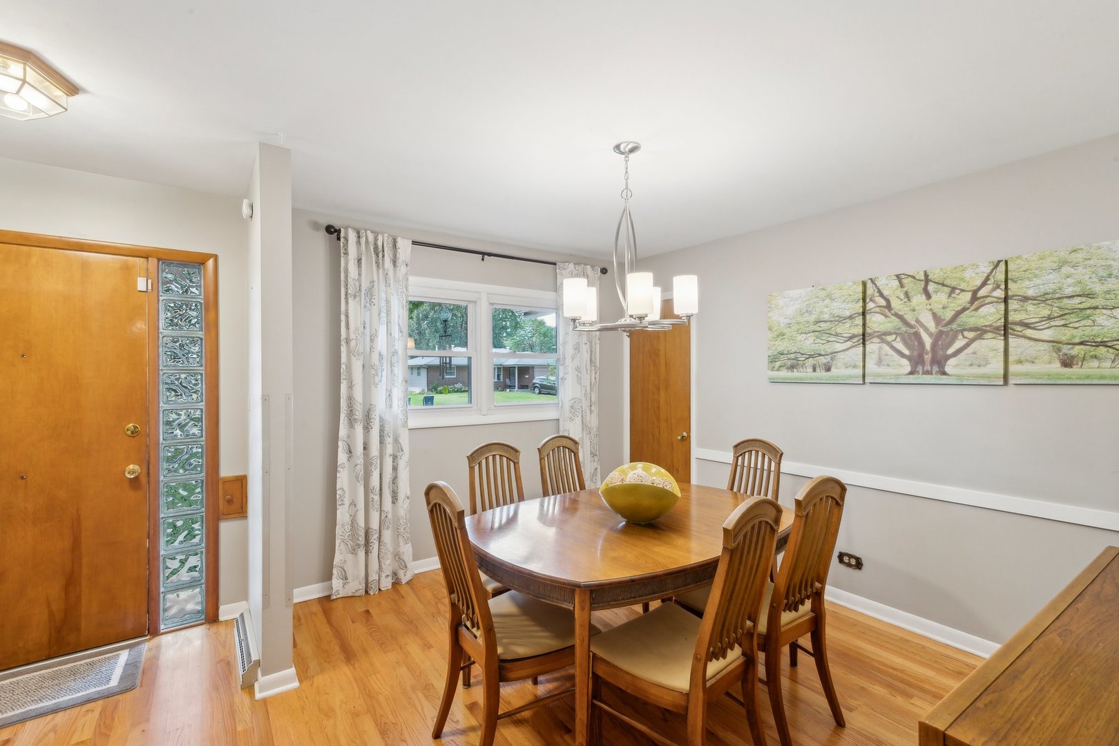 1900 Country Knoll Lane