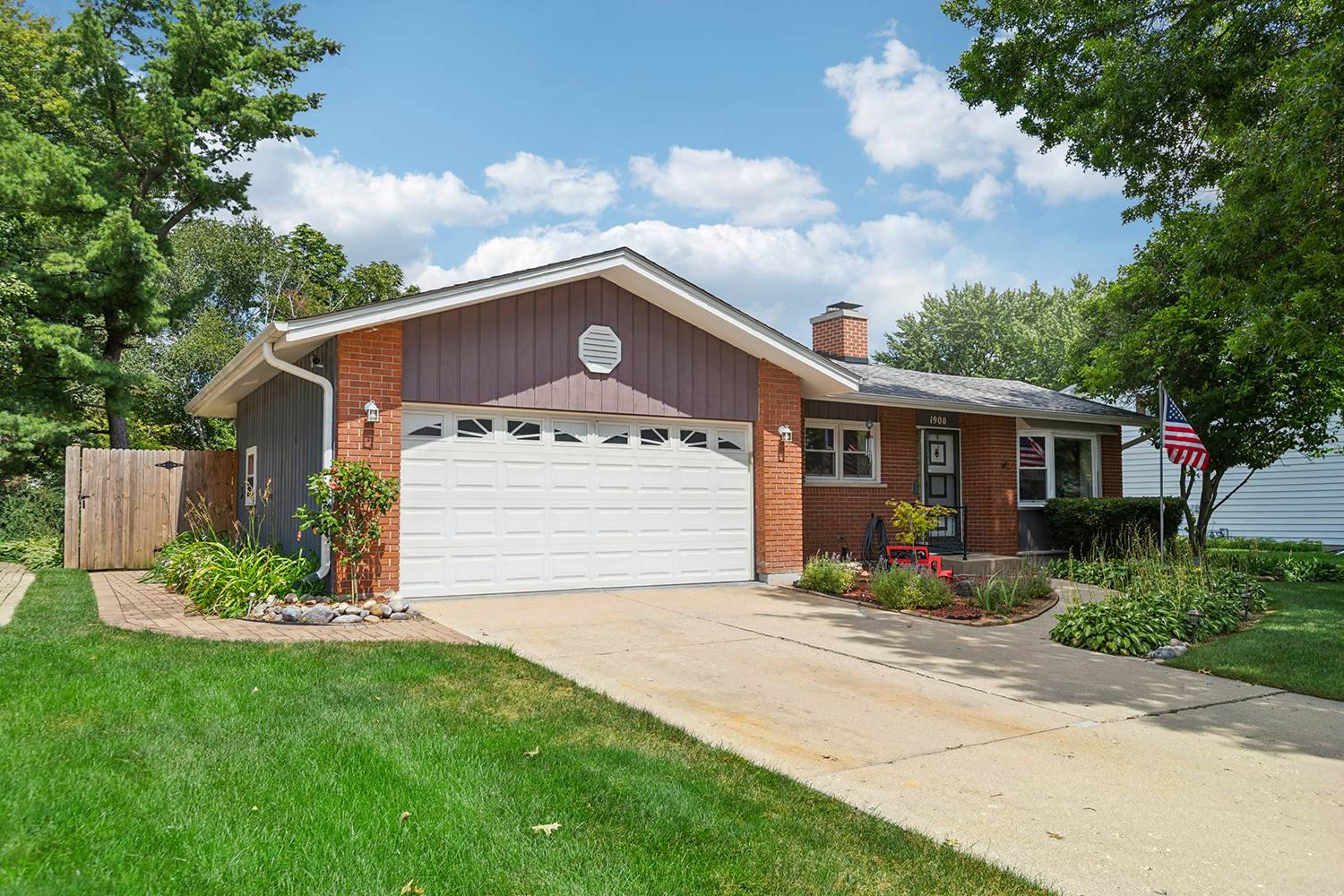 1900 Country Knoll Lane