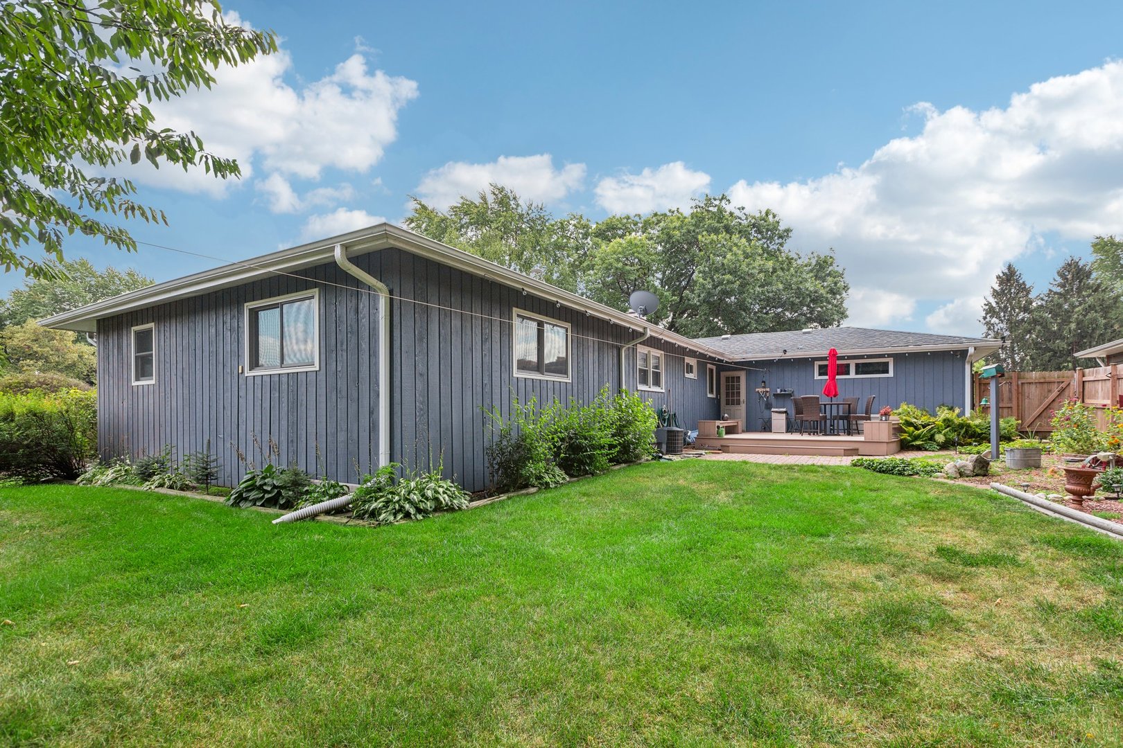 1900 Country Knoll Lane