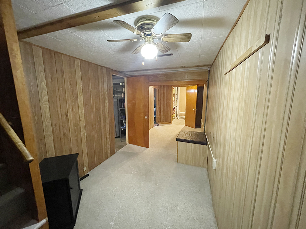 1900 Country Knoll Lane