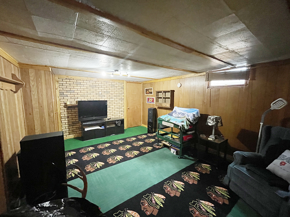 1900 Country Knoll Lane
