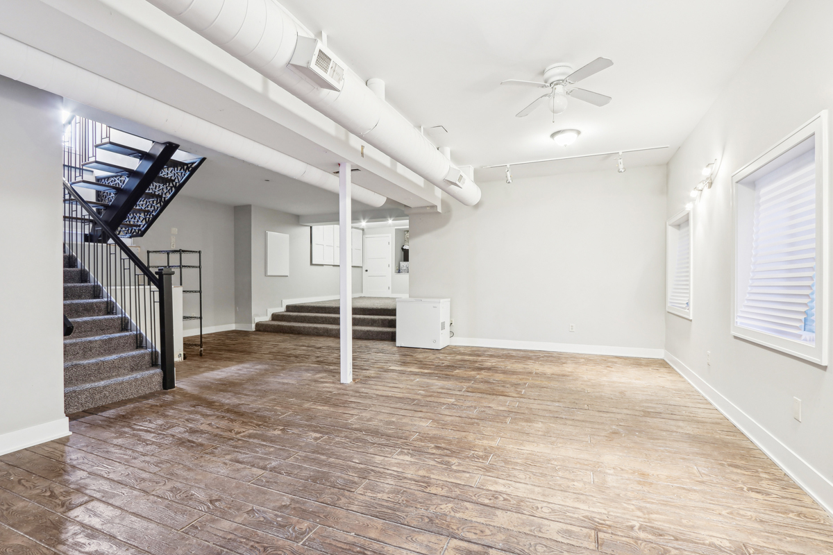 902 Park Street