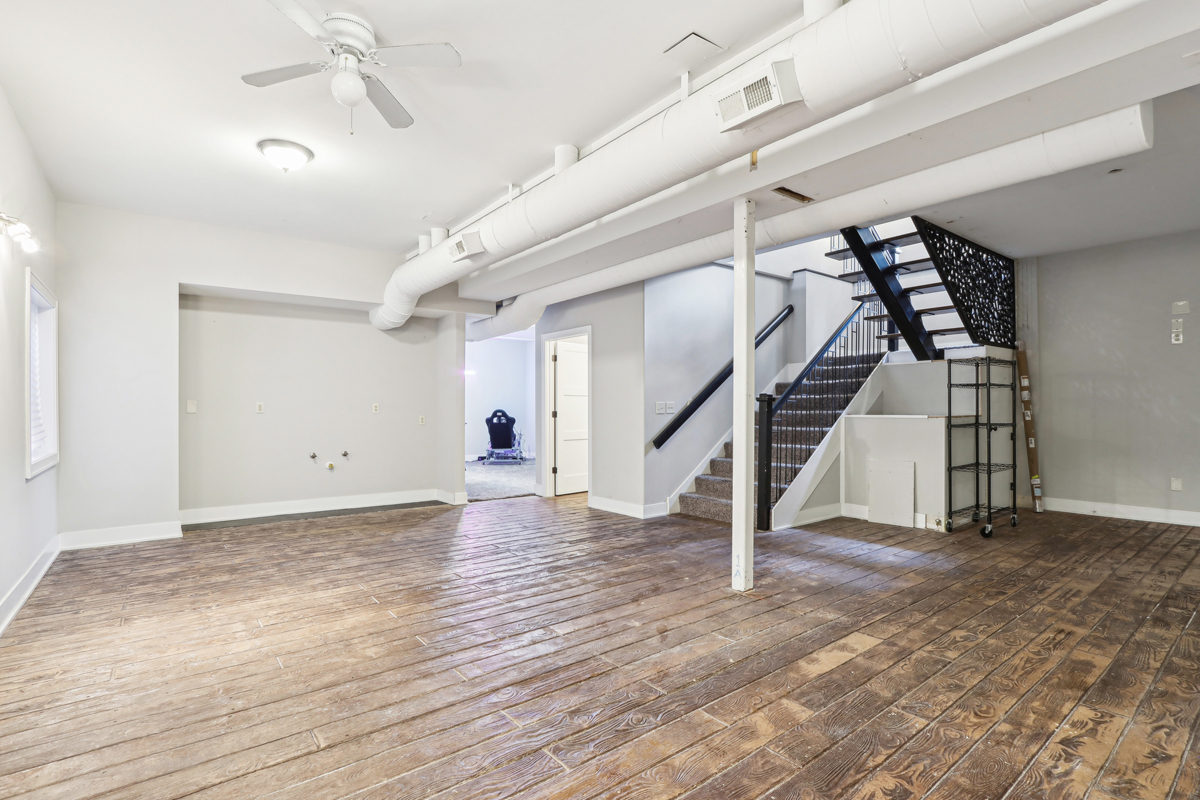 902 Park Street