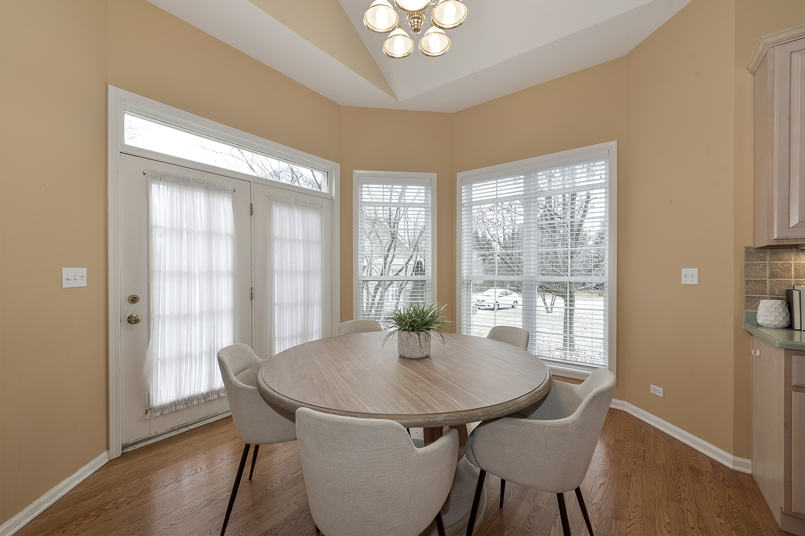 516 Stone Canyon Circle