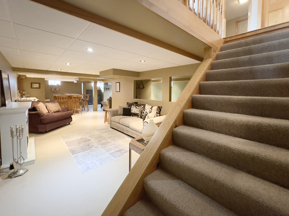 9N850 Channel Court