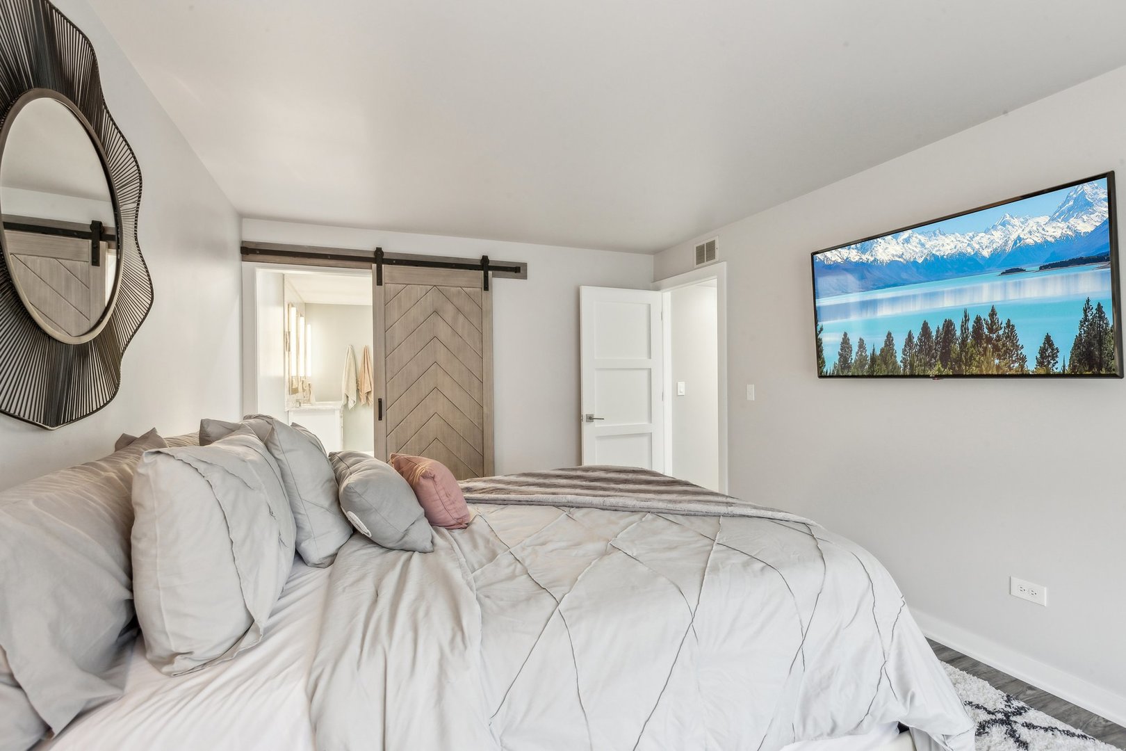 1419 Clybourne Street Unit: 1419