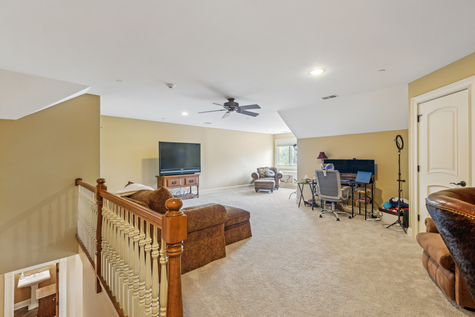 831 Alberosky Way