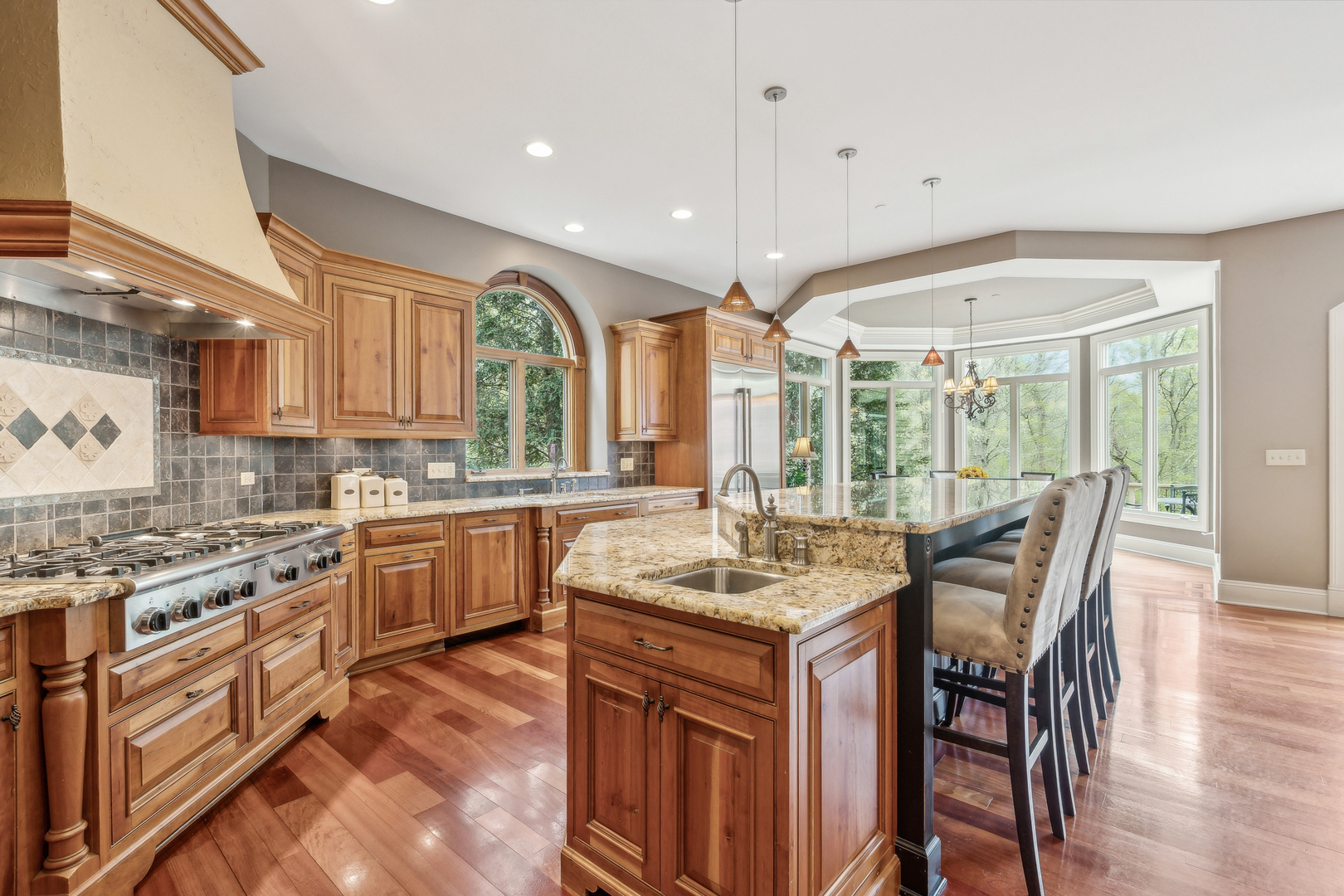 831 Alberosky Way