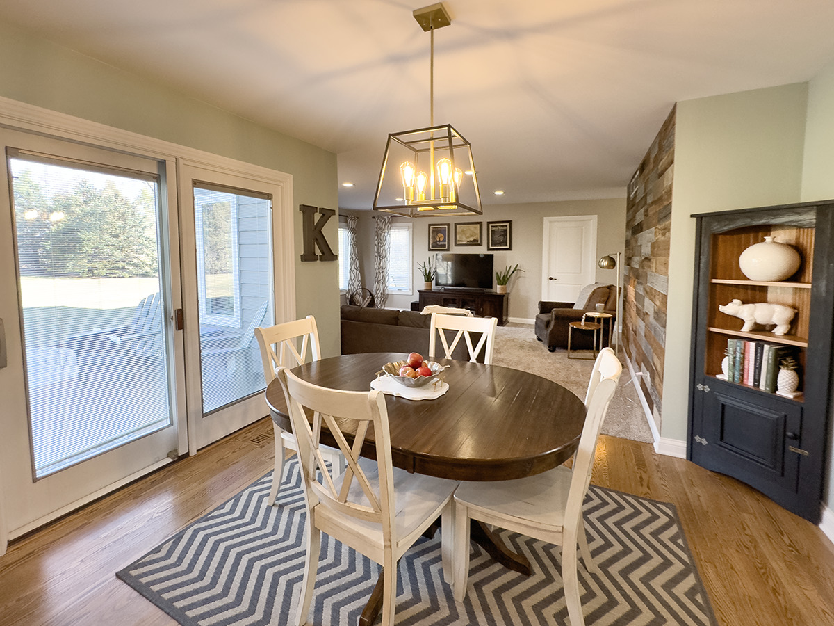 7N795 Cloverfield Circle
