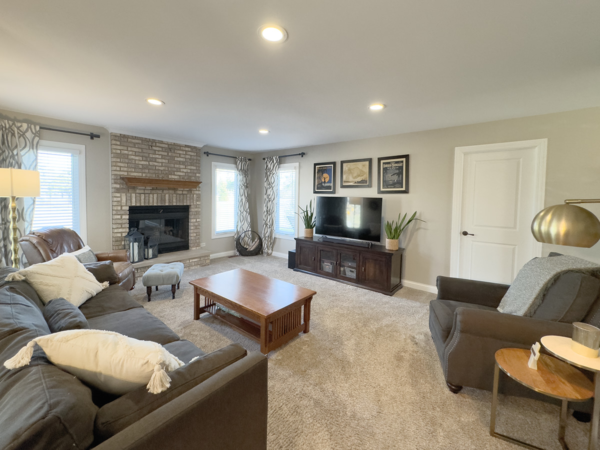 7N795 Cloverfield Circle